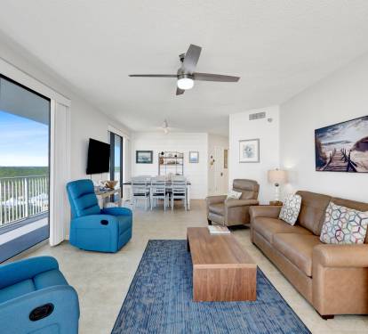 LIVING ROOM / DINING ROOM