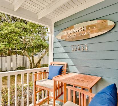 Comfy patio with views from every corner. What a great place to enjoy your morning cup-of-joe or evening cocktail! 