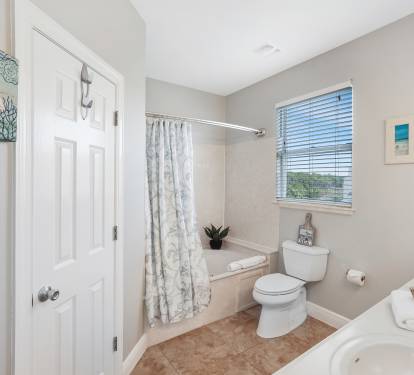 Master Bath - Jacuzzi tub. Double Sinks.