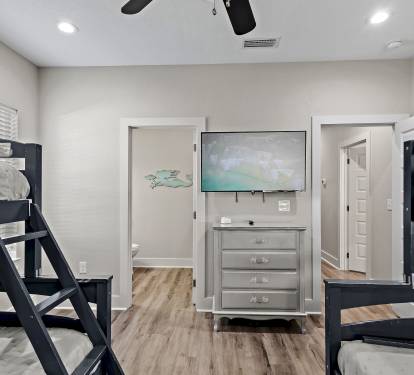 Bedroom #5: Bunk Room (Second Floor)