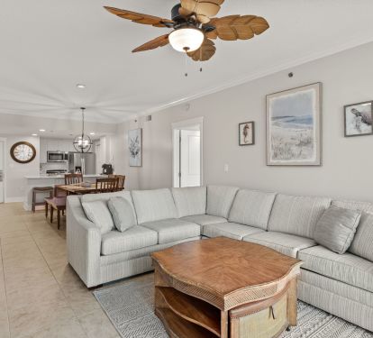 Living room featuring a pull out sofa 