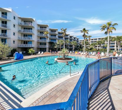Upper level seasonally heated pool