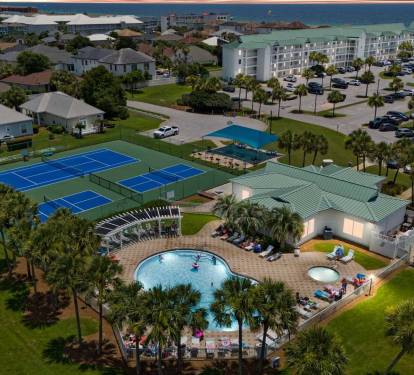 Which Pool at Maravilla is heated in winter?  The Clubhouse pool