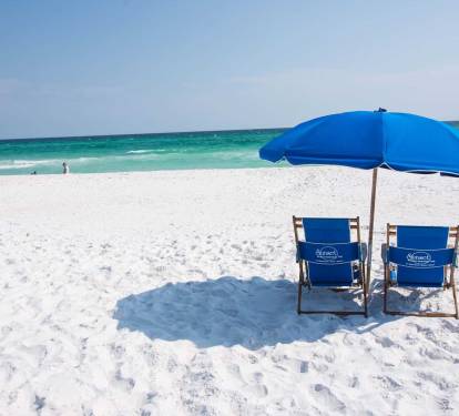 beach service in season by la dolce vita