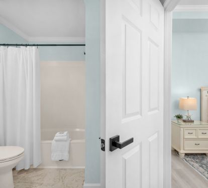 Open and bright access to guest bedroom and bath