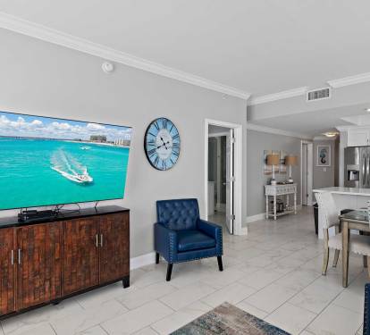 Beachfront condo with pool in Destin