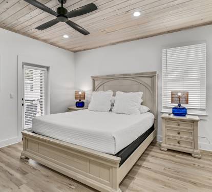 King Suite # 5 (second floor)
