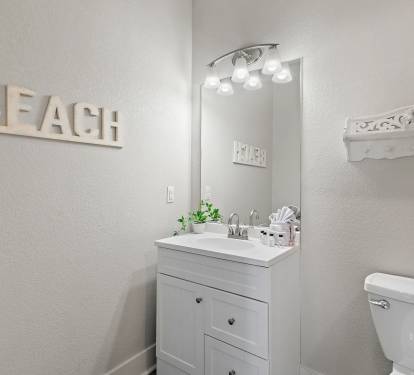 King Suite #1: Private Bath (first floor)