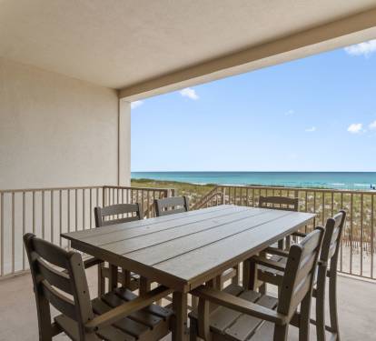 Main Deck Off Living