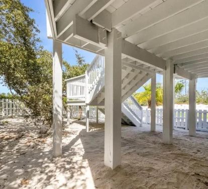 FLIP-FLOPS Exterior 4
