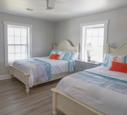 2nd Floor Queen Bedroom