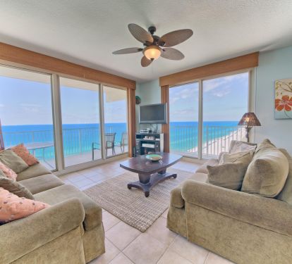 Watch tv and waves simultaneously! Comfy furniture. 
