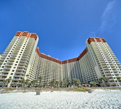 Horseshoe shaped huge building. 23 stories. The most recent beach resort built in PCB!