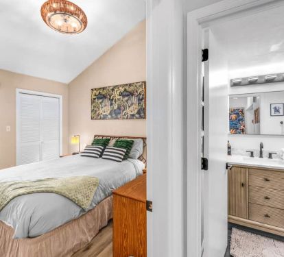 Escape to the jungle-themed queen room, plus a fun black-and-white animal bathroom-Playful &amp; cozy