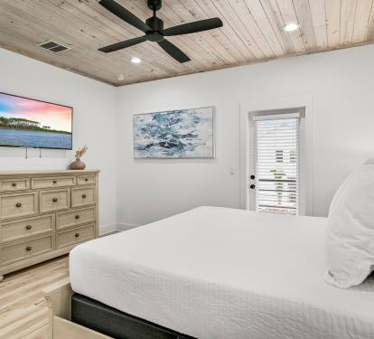 King Suite # 5 (second floor)
