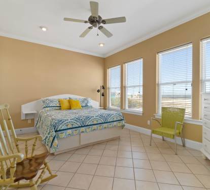 Guest Bedroom 1 (King)