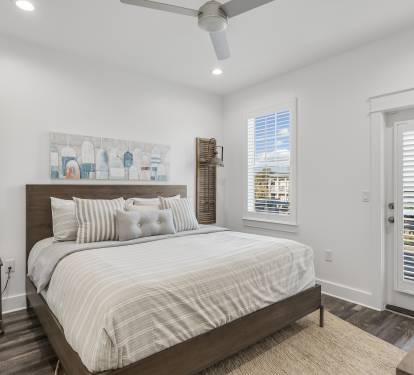 King Suite #4 (second floor)