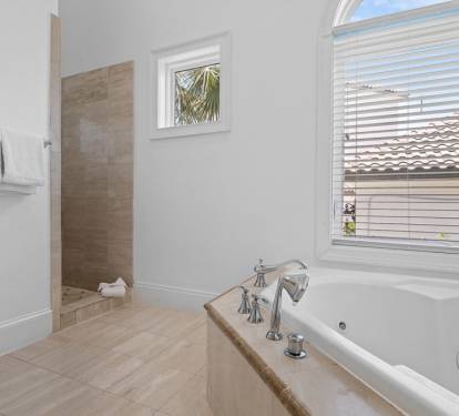 Two-person soaking tub and walk-in shower