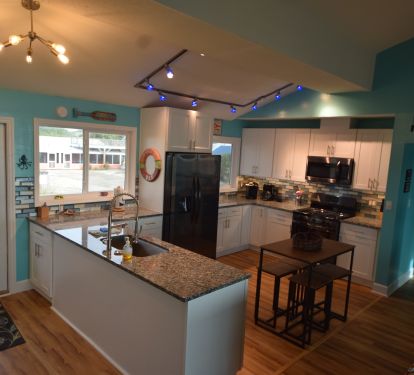 large kitchen - renovated in 2021