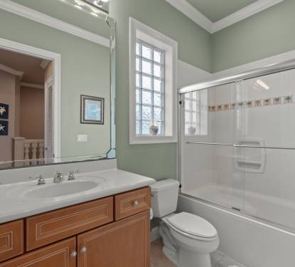 Shared Full Bathroom Upstairs