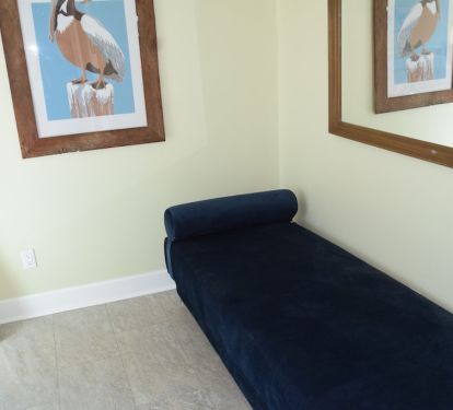 trundle bed in 2nd bedroom