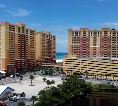 Calypso Resort & Towers, Parking Garage attached to all by cross walks