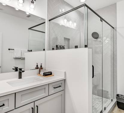 King Suite # 4: Private Bathroom (second floor)
