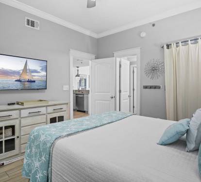 Beachy Second Bedroom - Comfortably appointed with easy access to the second full bath.