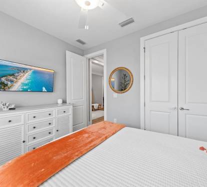 [Bedroom #2] ? "The bed and towels at this home are luxurious."