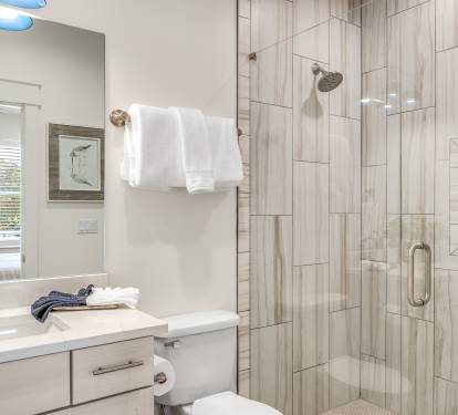 King Suite #4: Private Bath (second floor)