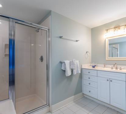 2nd master bedroom bathroom is a full bathroom with oversized tub. 