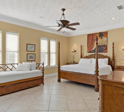 Master Bedroom (King & Daybed)