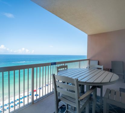 Beachfront patio w/beautiful Gulf view