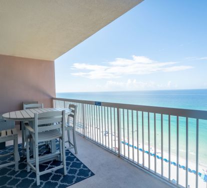 Beachfront patio w/beautiful Gulf view