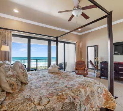 3rd Floor Master Bedroom (King)