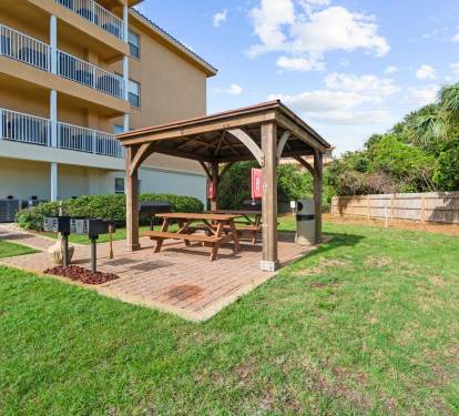 Grill & Gather Pavilion - Fire up the BBQ and enjoy
dinner al fresco under the shaded picnic pergola.