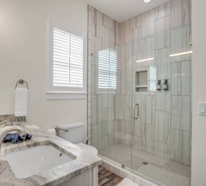 King Suite #1: Private Bath (first floor)
