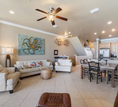Living Room w/ Mini Bar & Ice Machine