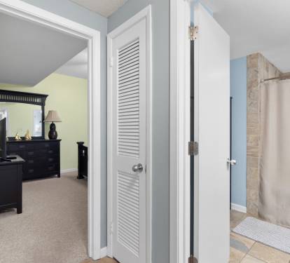 Guest Bedroom/Bathroom