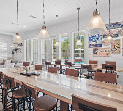 Large Dining Space Perfect for Groups (seating for 20)