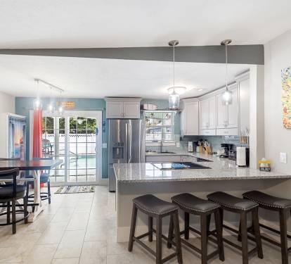 Bar/Kitchen