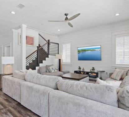 Large living room with Smart TV. (First Floor)