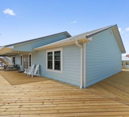 Spacious Deck