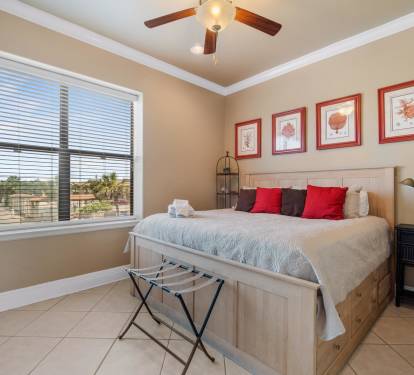 Main Floor Guest Bedroom (King)