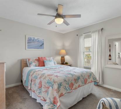 Guest Bedroom 1 (Queen)