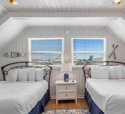 Loft with two queen beds