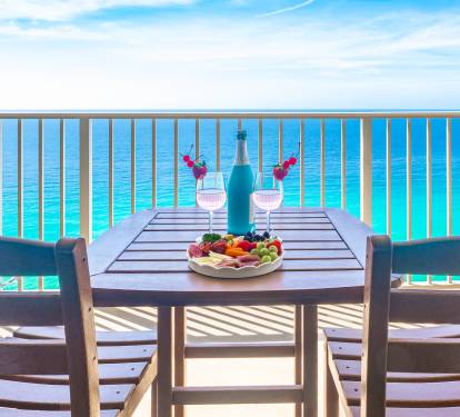 Lunch with a view of the emerald water