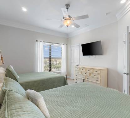 3rd Floor Guest Bedroom 2 (2 Queens)