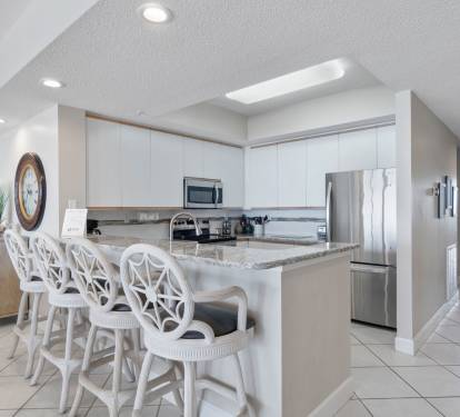 Kitchen/Bar