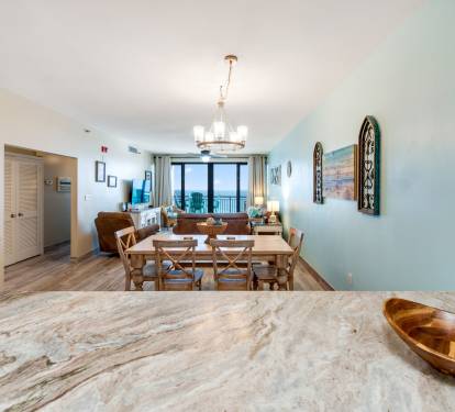 Interior and dining area with seating for 6 plus bar seating for 3